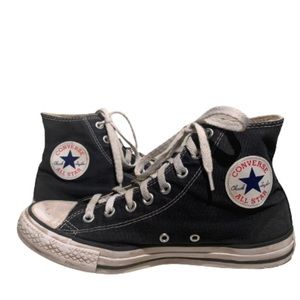 Used Size 9 Womens/7.5 Men’s Black Converse All-Stars